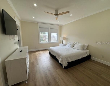 537 Campus Street - Photo Thumbnail 13