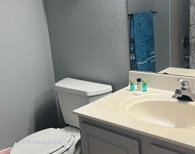4011 Venetian Bay Drive - Photo Thumbnail 7