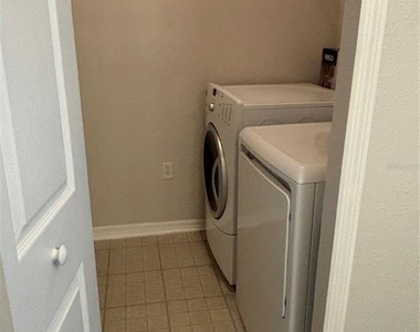417 Southern Pecan Circle - Photo Thumbnail 4