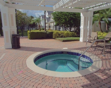 304 Southern Pecan Circle - Photo Thumbnail 8