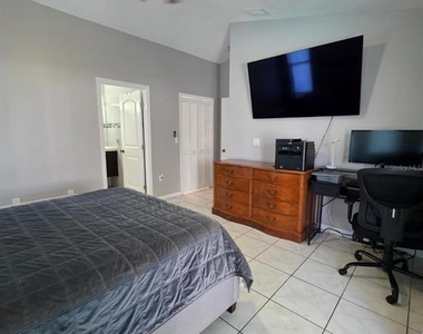 763 Country Woods Circle - Photo Thumbnail 14