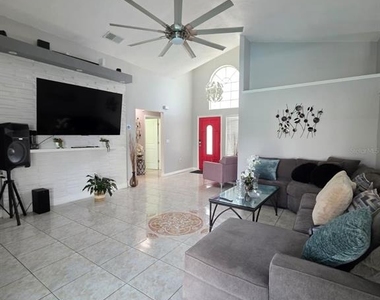 763 Country Woods Circle - Photo Thumbnail 4