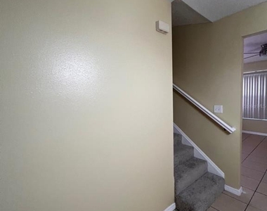 201 Watts Lane - Photo Thumbnail 5