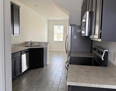 188 Holly Village Drive - Photo Thumbnail 7