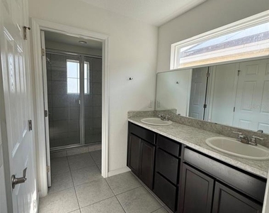 188 Holly Village Drive - Photo Thumbnail 8