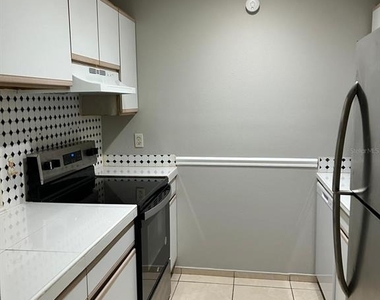 3298 Semoran Boulevard - Photo Thumbnail 11