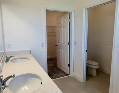 14729 Erice Avenue - Photo Thumbnail 4