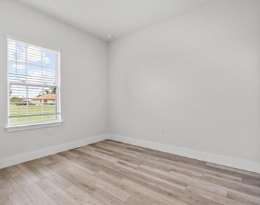 2120 Poinciana Drive - Photo Thumbnail 25