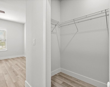 2120 Poinciana Drive - Photo Thumbnail 21