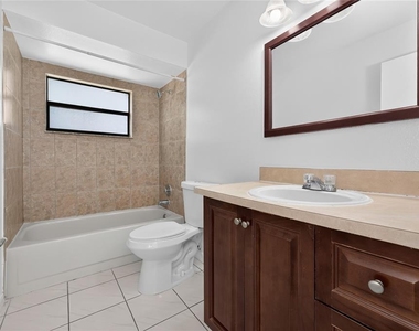913 San Rafael Way - Photo Thumbnail 21