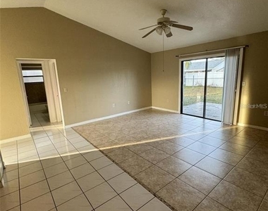 913 San Rafael Way - Photo Thumbnail 2