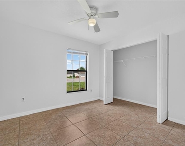 913 San Rafael Way - Photo Thumbnail 19
