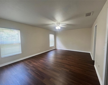 2005 N Lake Eloise Drive - Photo Thumbnail 7