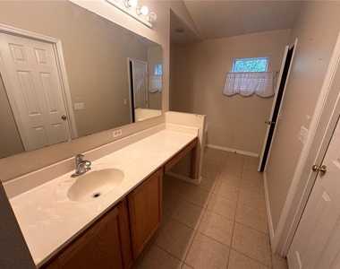 2529 Sw 156th Place - Photo Thumbnail 6