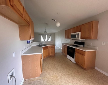 2529 Sw 156th Place - Photo Thumbnail 8