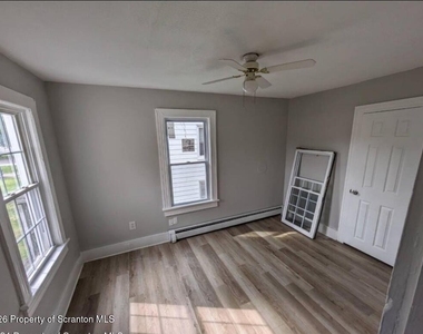 452 W 8th Street - Photo Thumbnail 6