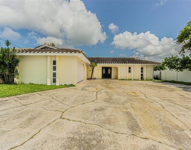 4149 Floramar Terrace - Photo Thumbnail 13
