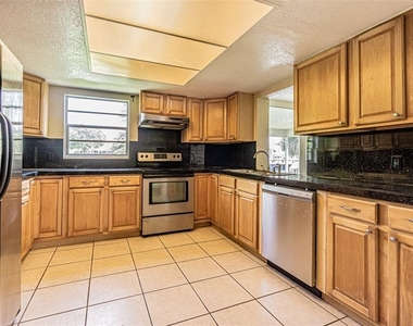 4149 Floramar Terrace - Photo Thumbnail 16