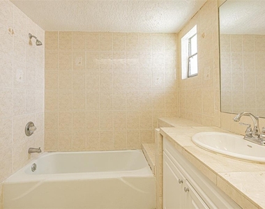 4149 Floramar Terrace - Photo Thumbnail 22