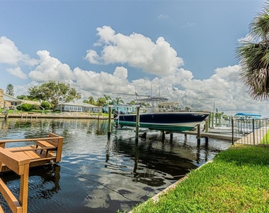 4149 Floramar Terrace - Photo Thumbnail 9