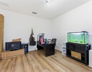 1840 Napoli Drive - Photo Thumbnail 10