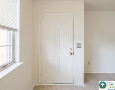 1464 Cedar Crest Avenue - Photo Thumbnail 4