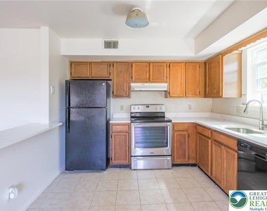 1464 Cedar Crest Avenue - Photo Thumbnail 14