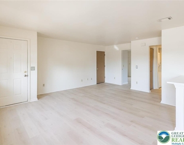 1464 Cedar Crest Avenue - Photo Thumbnail 7