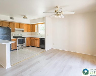 1464 Cedar Crest Avenue - Photo Thumbnail 11