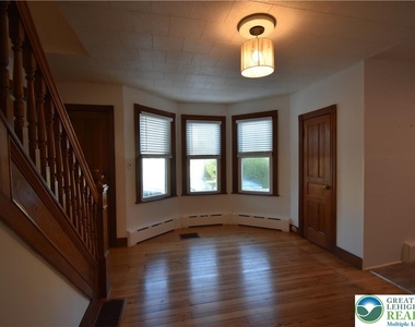 204 N 9th Street - Photo Thumbnail 9