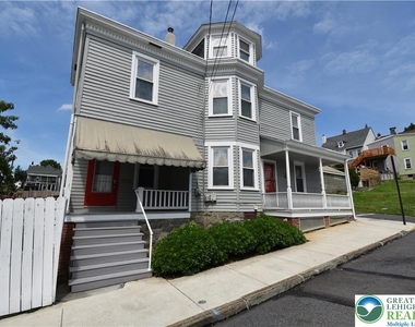 204 N 9th Street - Photo Thumbnail 2