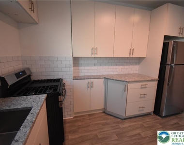 204 N 9th Street - Photo Thumbnail 13