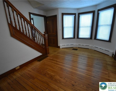 204 N 9th Street - Photo Thumbnail 3