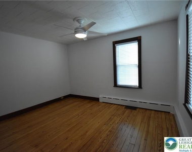 204 N 9th Street - Photo Thumbnail 5