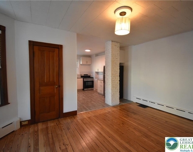 204 N 9th Street - Photo Thumbnail 11