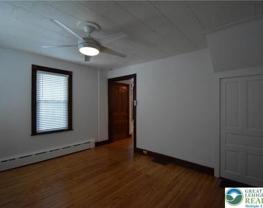 204 N 9th Street - Photo Thumbnail 6