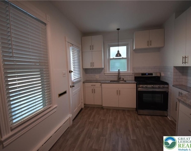 204 N 9th Street - Photo Thumbnail 16