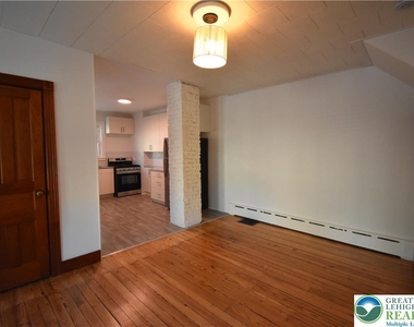 204 N 9th Street - Photo Thumbnail 10