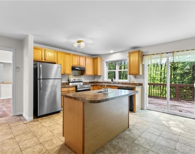 1229 Fern Drive - Photo Thumbnail 12