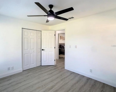822 E Flag Lane - Photo Thumbnail 7