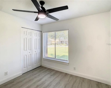 822 E Flag Lane - Photo Thumbnail 8