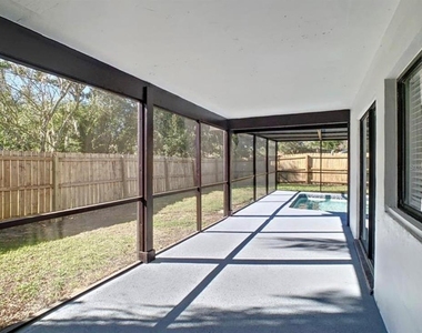 822 E Flag Lane - Photo Thumbnail 12