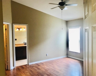 4617 Newbourne Way - Photo Thumbnail 17