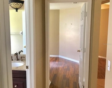 4617 Newbourne Way - Photo Thumbnail 9