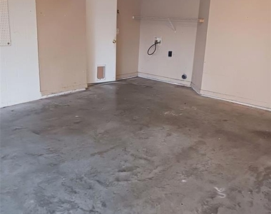 4617 Newbourne Way - Photo Thumbnail 21