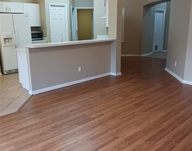 4617 Newbourne Way - Photo Thumbnail 6