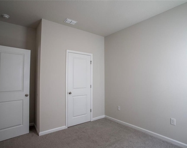 1270 Whispering Lane - Photo Thumbnail 15