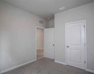 1270 Whispering Lane - Photo Thumbnail 13