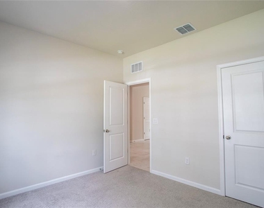 1270 Whispering Lane - Photo Thumbnail 11