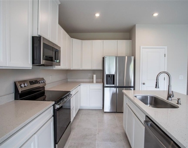 1270 Whispering Lane - Photo Thumbnail 31